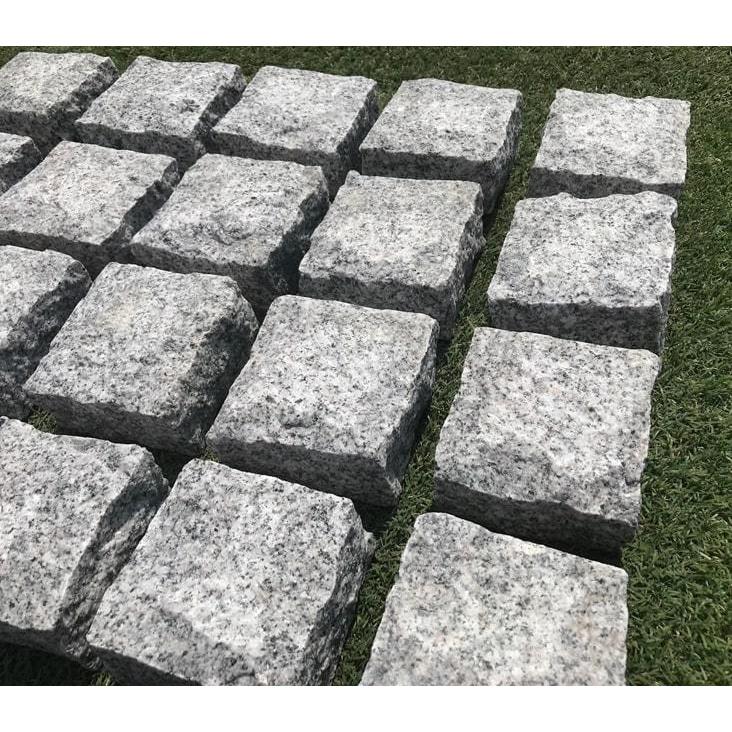 ピンコロ石 白 御影石 半丁掛 ピンコロ 石 白御影石 敷石 庭 ガーデニング 駐車場 キューブ 半ピンコロ 庭石 白色 舗石 小舗石 石材 約90 90 50mm 個入 Mikage Pin 50 1 砂利 庭石 石材 スタイルストーン 通販 Yahoo ショッピング
