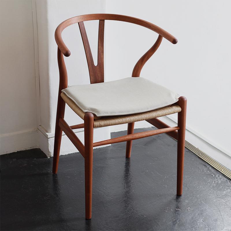 【極美品】Yチェア 北欧 椅子 ダイニング チェア 楽天市場】【即納】Yチェア CH24 正規品 オーク材 ソープ仕上げ
