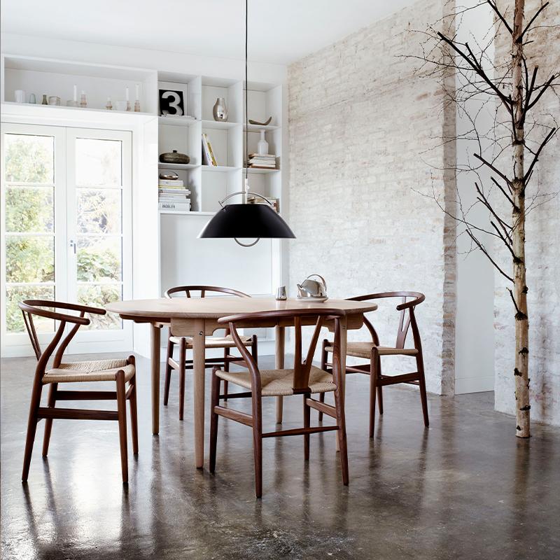 Carl Hansen ＆ Son（カール・ハンセン＆サン） ダイニングテーブル