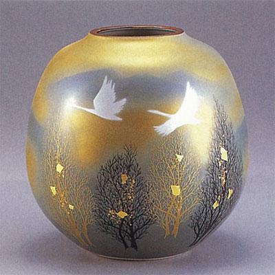黒色陶器花瓶 鶴の金箔装飾 大倉陶園/花瓶/陶器/花/金彩 | 骨董・アンティークのオンライン