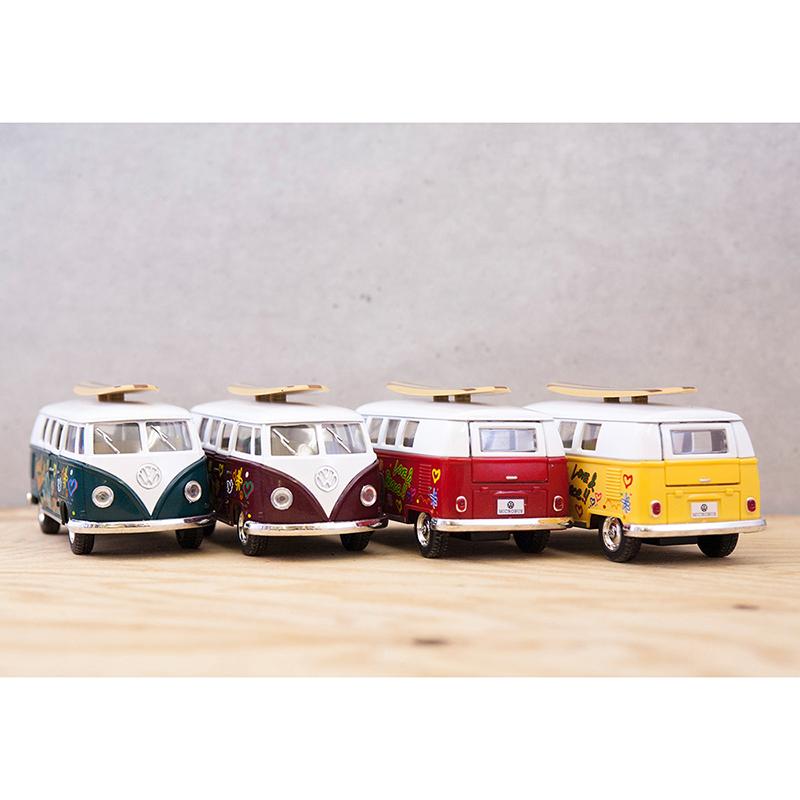 ミニカー おもちゃ 玩具 1962 VW Classical Bus with Printing \u0026 Surfboard(M) ダイキャストミニカー 12台セットの画像