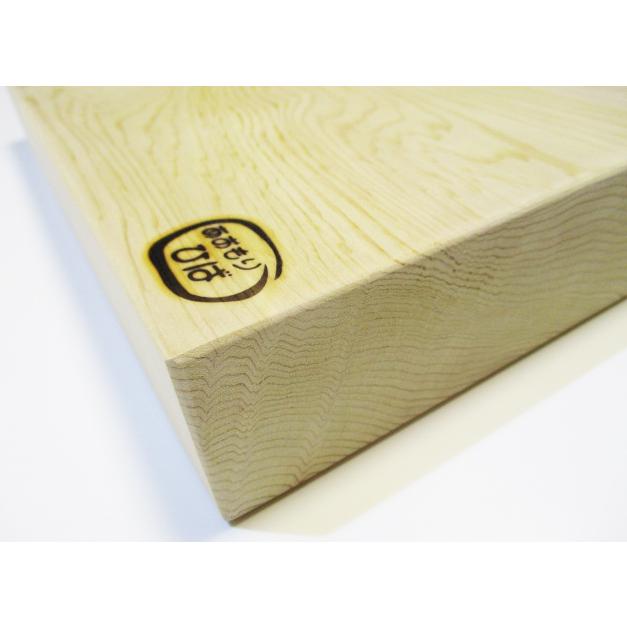 ＜新品＞青森ひば一枚板まな板　識別BL-32　超厚めの耳付きまな板です！裏側に大きな節あり、世界にたった１枚のまな板です |  | 05