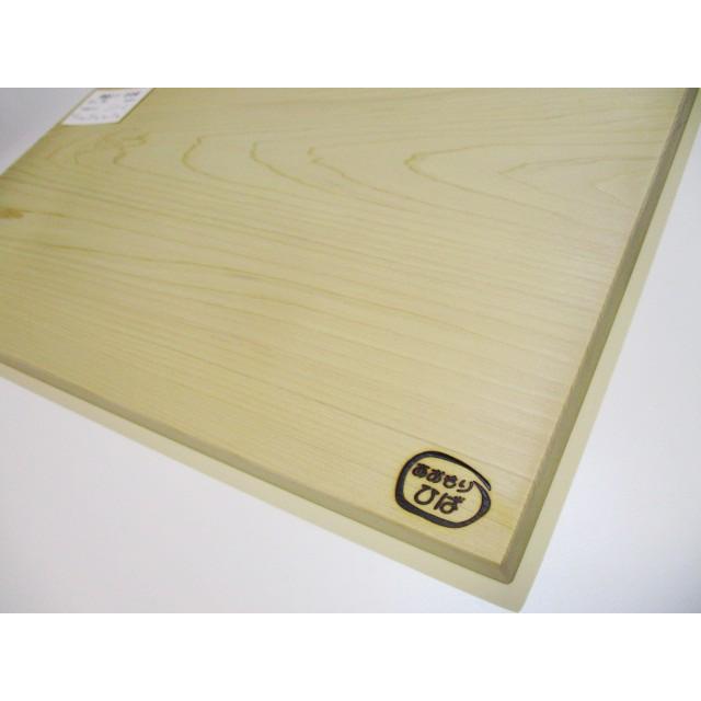 ＜新品＞青森ひば 抗菌まな板　識別CP-4　大型のまな板ですが薄めに作ってあります！大きめなのに軽くて扱いやすいですよ |  | 02
