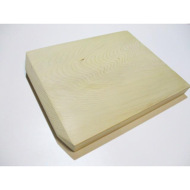 ＜新品＞青森ヒバのまな板　特殊傾斜カット形状（一枚板）識別EF-7　まな板の下に手が入り、持ち上げやすい形状です！ |  | 04