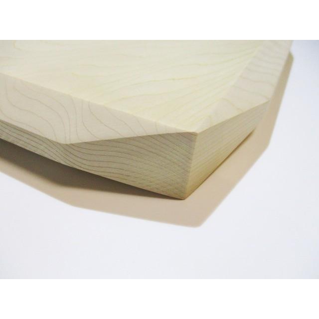 ＜新品＞青森ヒバのまな板　特殊傾斜カット形状（一枚板）識別EF-7　まな板の下に手が入り、持ち上げやすい形状です！ |  | 05