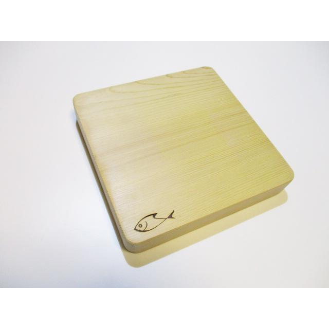 ＜新品＞青森ひば一枚板まな板　識別EZ-28　最近大人気の正方形まな板です！小ぶりなでちょっと切りに使いやすいまな板です |  | 02