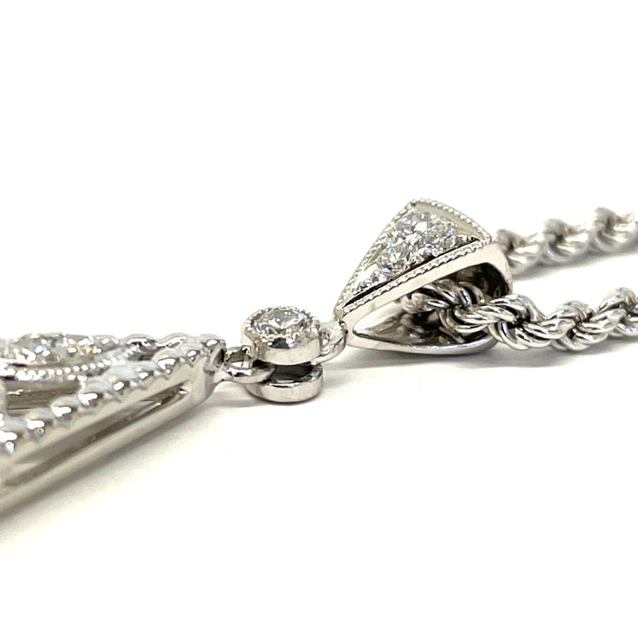 coco！Pt950素材QUEEN ヒスイとダイヤモンドのデザインブローチ coco