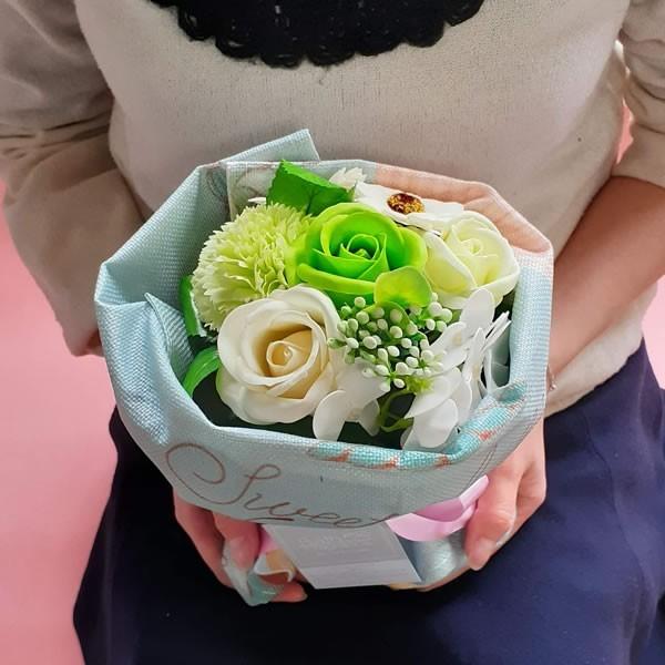 入浴剤 ギフト プレゼント 花 エプロン 花束ブーケ カーネーション