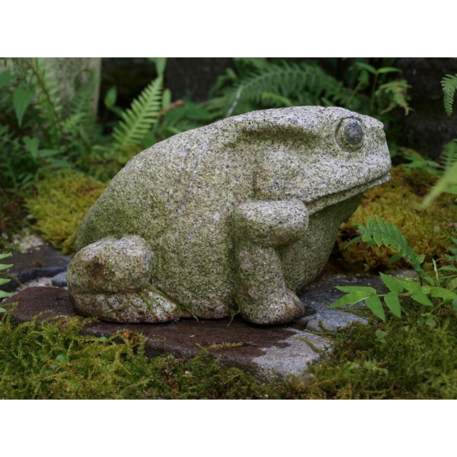 かわいい石の蛙 24cm 手彫り 国産みかげ石製｜縁起物 庭 ガーデン