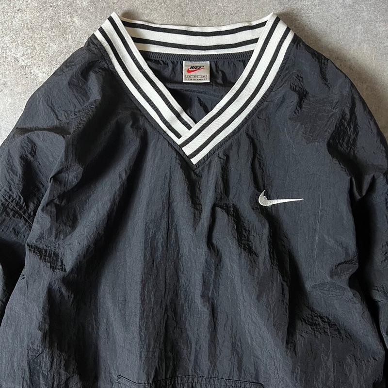 NIKE 90s スウォッシュ ロゴ 刺繍 プルオーバー ナイロン NIKE 90s スウォッシュ ロゴ 刺繍 プルオーバー ナイロン
