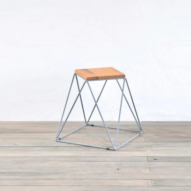 【19,800円〜】ピラミッド スツール | SULK 椅子 いす チェア フラワースタンド スタッキング 玄関 リビング カフェ 什器 鉄 アイアン 木製 無垢材 日本製 |  | 02