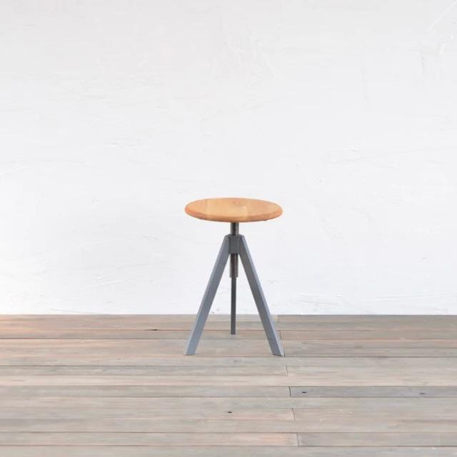 【21,800円〜】トライポッド スツール ロウ Low | サイズオーダー インテリア アイアン ウッド 無垢 いす イス 椅子 サブチェア 店舗 什器 日本製 送料無料 |  | 03