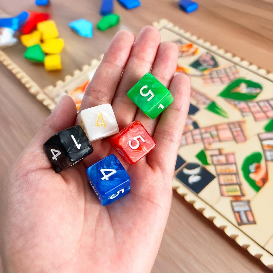 サイコロ ダイス 5個 6面 数字 黒 白 青 赤 緑 アクリル製 RPG ゲーム