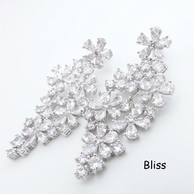 ウェディング アクセサリー【キュービック ジルコニア フラワー ピアス or イヤリングより選択】ブライダル 結婚式 小物 | 