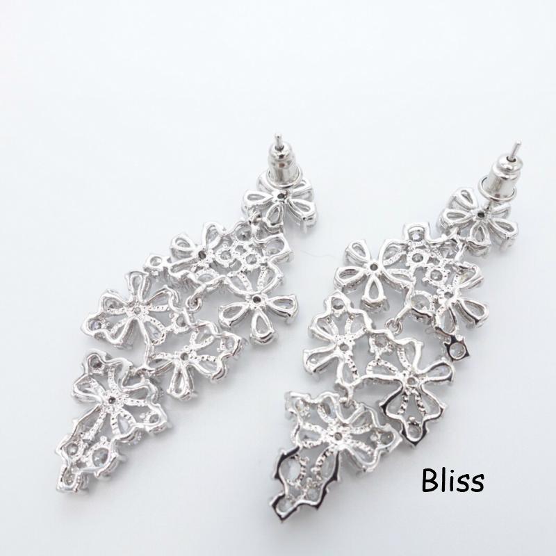 ウェディング アクセサリー【キュービック ジルコニア フラワー ピアス or イヤリングより選択】ブライダル 結婚式 小物 |  | 04