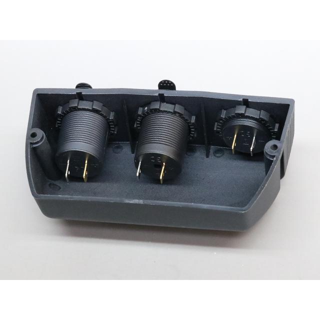 マリン用 シガーソケット+USB+デジタル電圧計 |  | 04