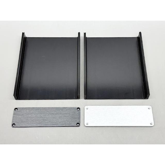 132mm×169mm×42mm アルミシャーシケース |  | 04