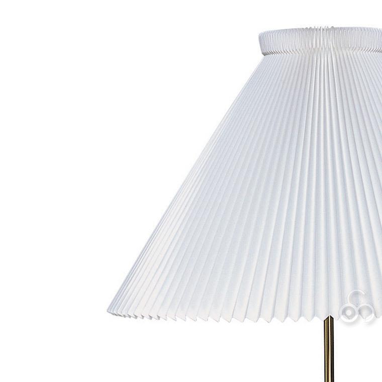LE KLINT　モデル351 フロアスタンド ホワイトプリーツシェード 北欧の名作照明LE KLINT(レクリント)の351フロアランプです。一