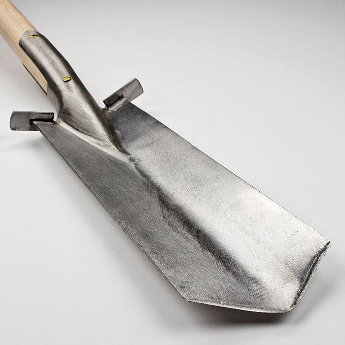 スネーブール Draining Spade with steps 細溝用シャヴェル足つき付 3052