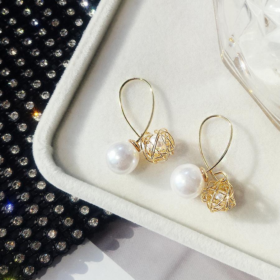 ピアス 揺れる レディース ゴールド ワイヤー ボール フックピアス 上品 シンプル 韓国 アクセサリー 大人 可愛い 結婚式 パーティー プレゼント |  | 01