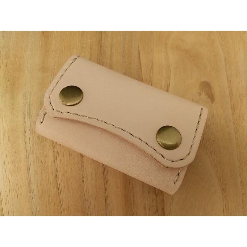 レザーキーケース 姫路レザー ヌメ革 本牛革 ダブルホック ブラック キャメル ナチュラル 生成り ハンドメイド 総手縫い メール便可 クリックポスト コンパクト |  | 02