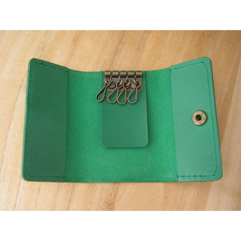 レザーキーケース ヌメ革 プルアップレザー 緑 赤 青 紺 ナチュラル グリーン レッド ダークブルー  ハンドメイド 四角 角丸 総手縫い メール便可 |  | 05