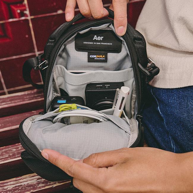 極上美品　AER スリングバッグ　ブラック ！ Aer エアー ストリートスリング AER-21075 Street Sling ブラック 鞄