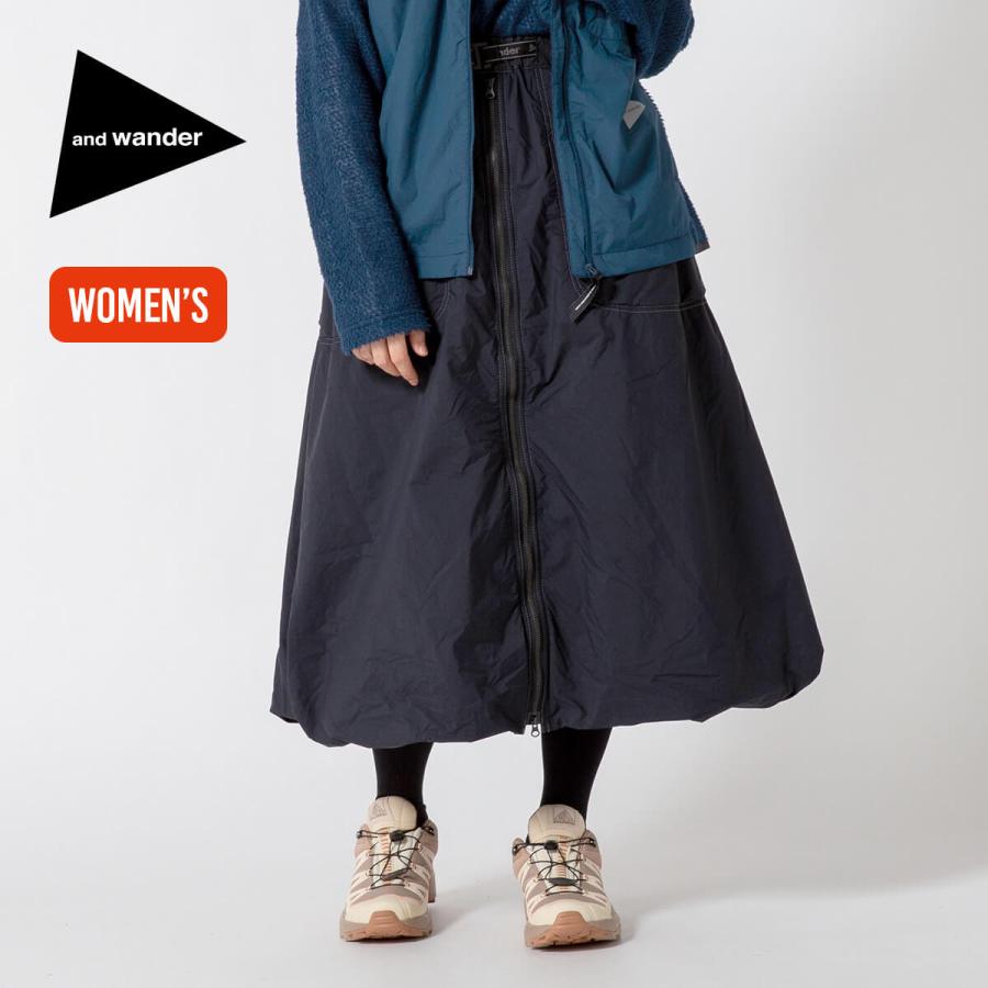 and wander（アンドワンダー） オクタフラッフィースカート