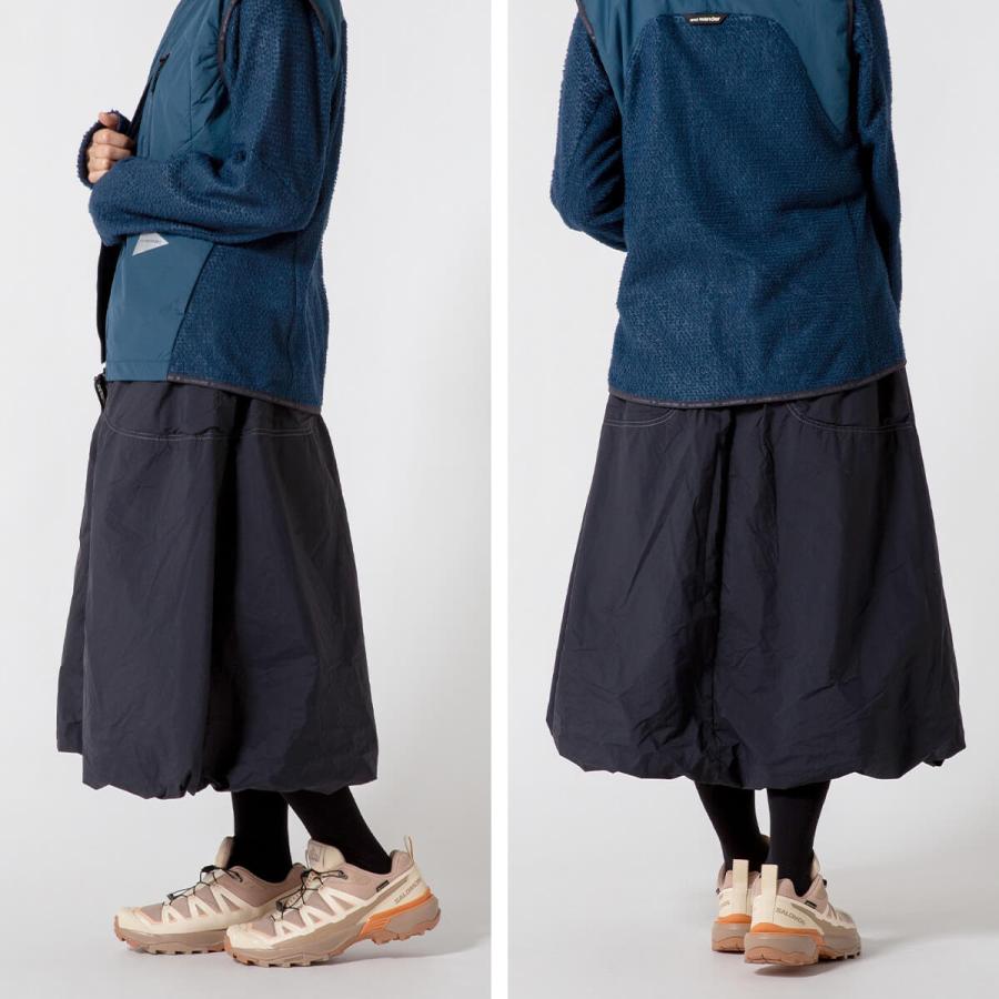 and wander（アンドワンダー） オクタフラッフィースカート