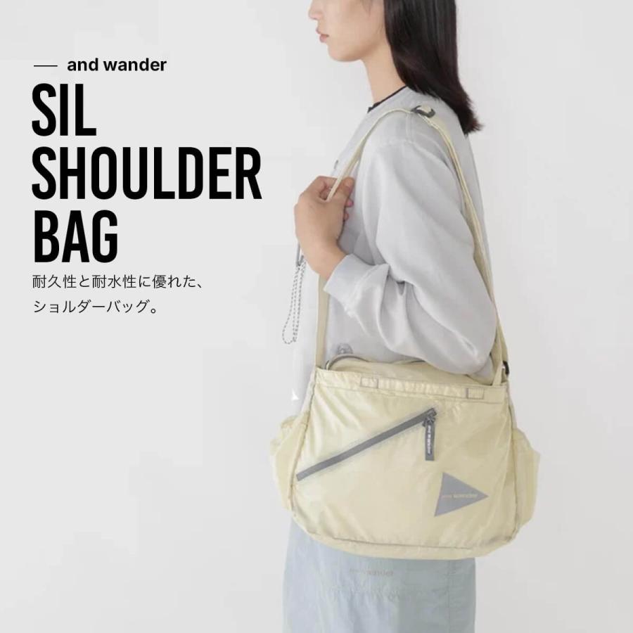 and wander（アンドワンダー） シルショルダーバッグ 5746985133 sil