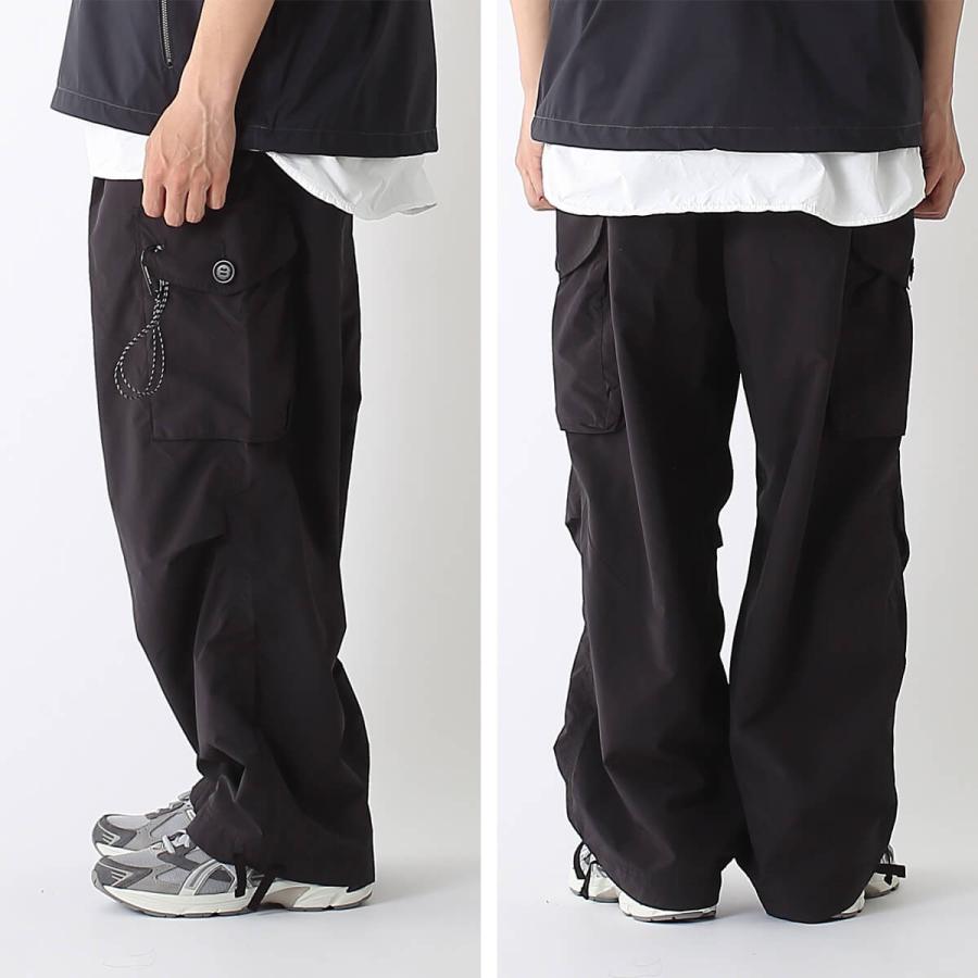 and wander（アンドワンダー） オーバーサイズカーゴパンツ 5745282094