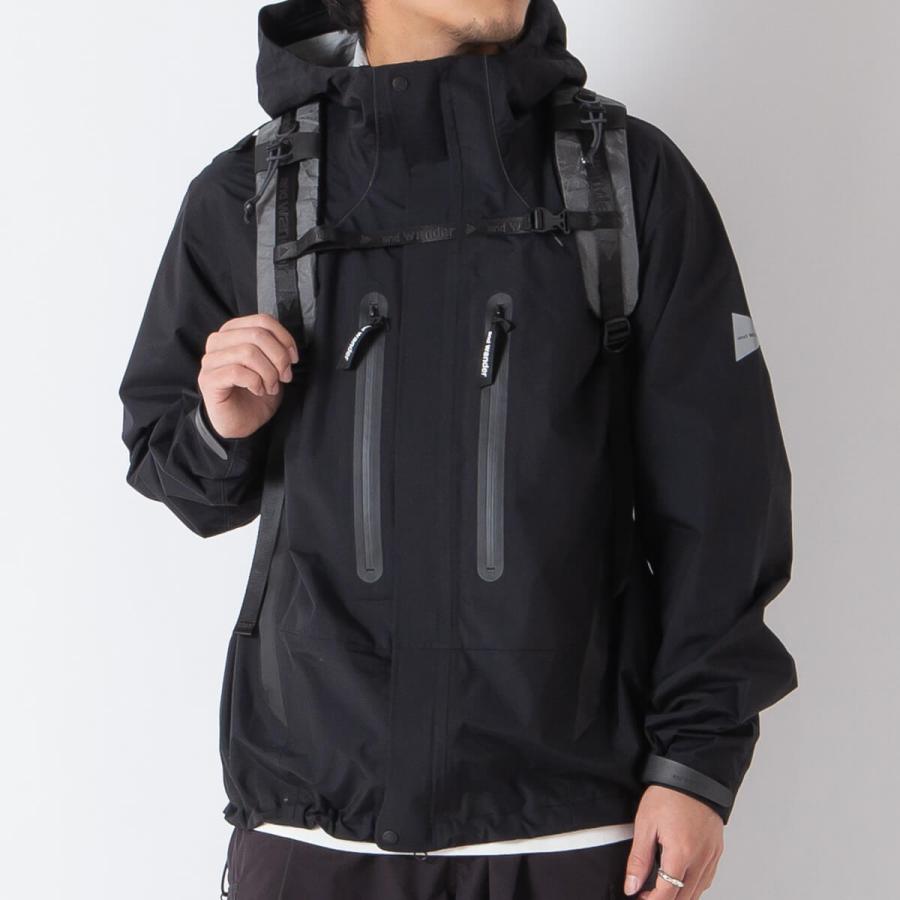 and wander（アンドワンダー） 2 5L ハイカーレインジャケット