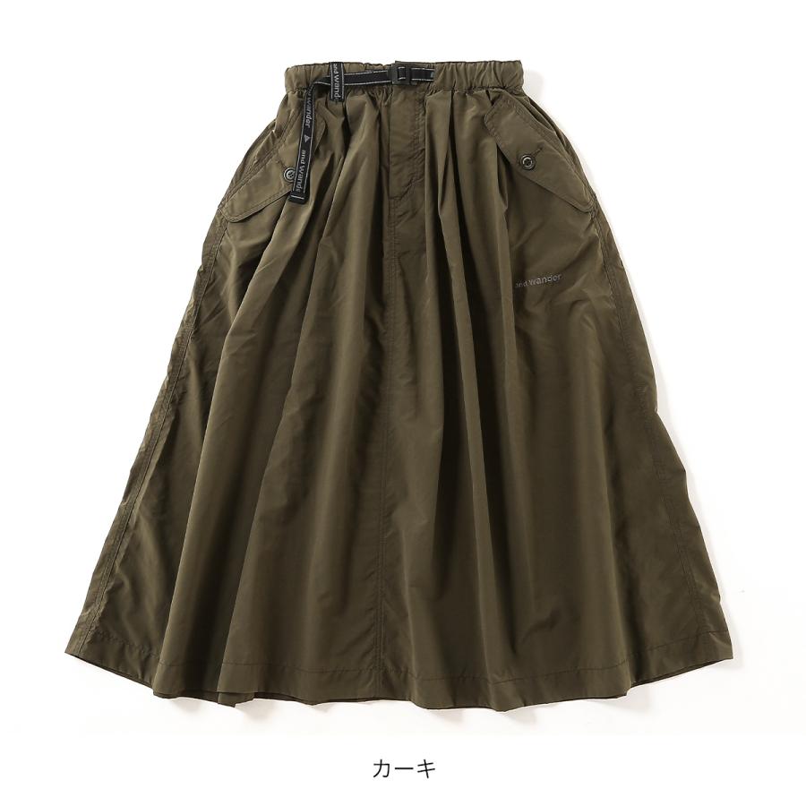 and wander（アンドワンダー） オーバーサイズカーゴスカート