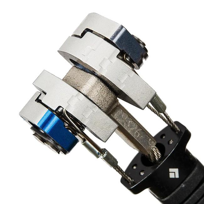 Black Diamond ブラックダイヤモンド キャメロットZ4 オフセット Camalot Z4 Offset カム カミングデバイス クライミングギア クラック 軽量 2026 春夏