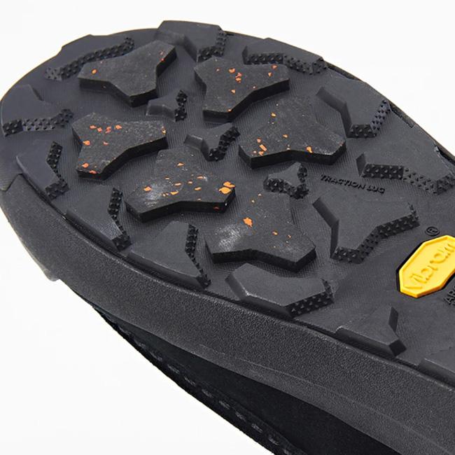 【ウィンターブーツ】ディートレース MC HI AGAT　デサント 都会のスタイルを彩る、氷雪でも滑りにくい高機能ウィンター