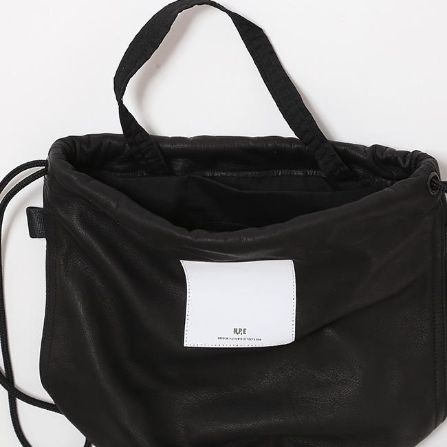 N P E NAPRON PATIENTS EFFECTS BAG カウレザーペイシェントバッグ S NPE02-0404S COW LEATHER  サブバッグ 巾着 牛革 2025 秋冬の画像