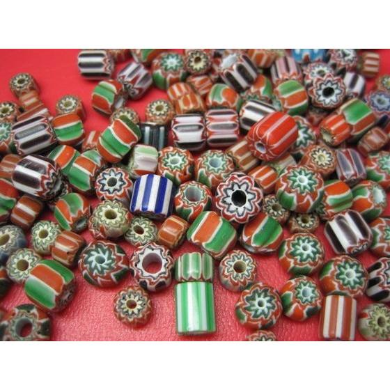 ネパール産の手作り品です。 粒売り ネパールガラスビーズ ハンドメイド 3.2-8×Φ6-10mm 20粒SET