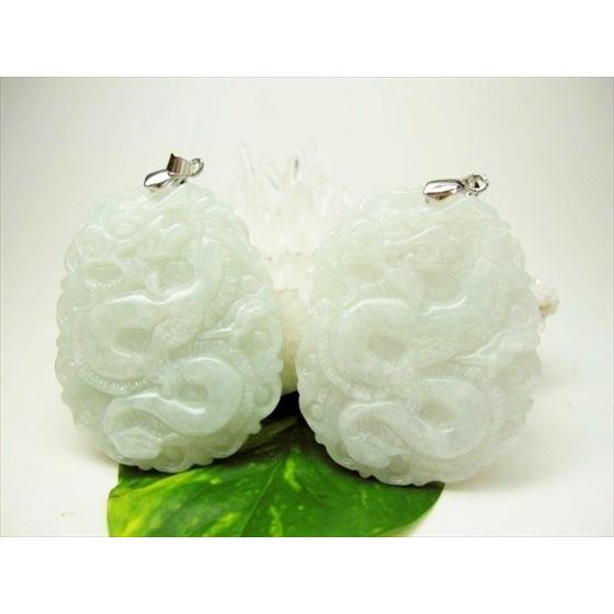 ペンダントトップ 龍神 翡翠 ジェダイト 22-30g 鑑別書付き : 天然石の