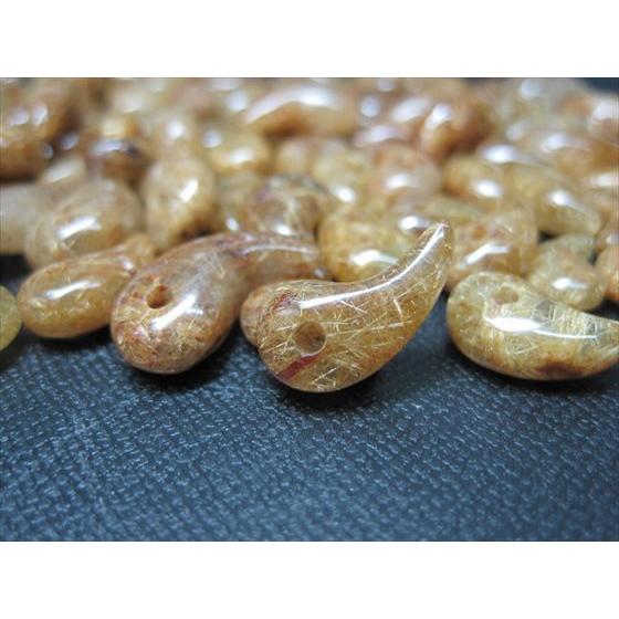 オリーブ（ルチルクォーツ勾玉① a59a6584d3fede8804c137705fe498