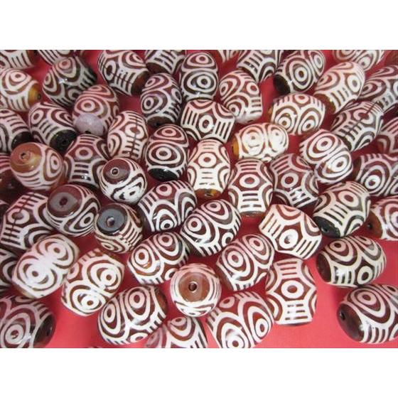 訳あり チベット天珠 龍眼天珠 赤 15-17×12-13.5mm 2粒SET