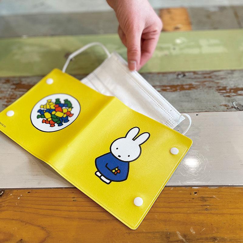 マスクケース マスクポーチ Dick Bruna ミッフィー miffy マスク入れ ビニール コンパクト Okuma オクマ ボリス くま クマ :14652:ひだまり雑貨店サニースタイル - 通販 - Yahoo!ショッピング マスクケース マスクポーチ Dick Bruna ミッフィー miffy マスク入れ ビニール コンパクト Okuma オクマ ボリス くま クマ :14652:ひだまり雑貨店サニースタイル - 通販 - Yahoo!ショッピング