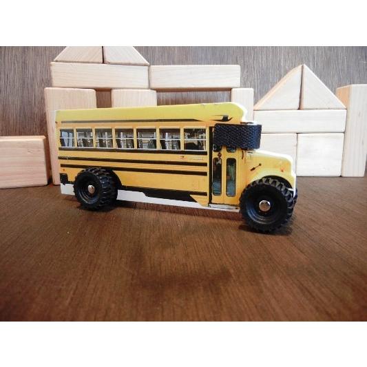 Dk 走るタイヤ付き絵本バス 輸入絵本 絵本 インテリアとしてもオシャレ 34 Sunnyhours 通販 Yahoo ショッピング