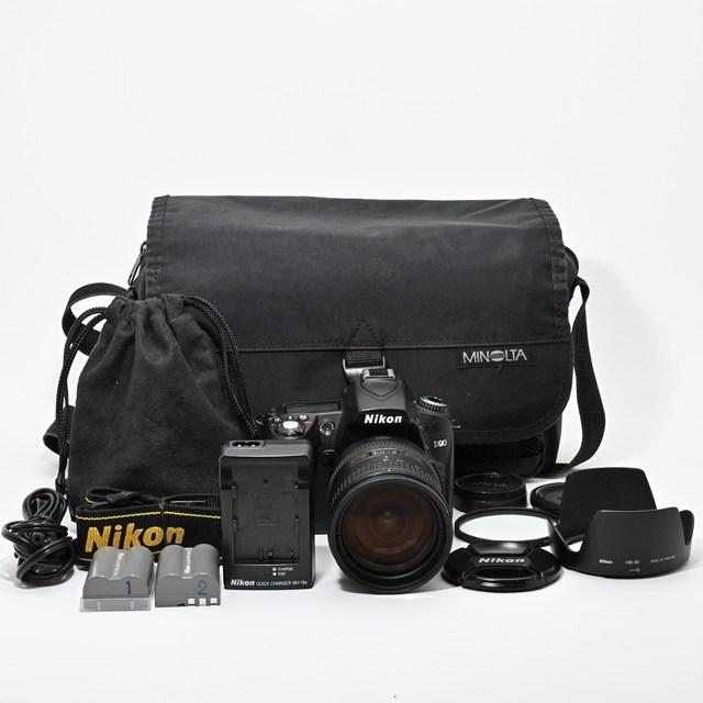 NIKON　D90 AF-S DX 18-200G ED VRⅡ レンズキット⚠ 良品＞ Nikon D90 AF-S DX 18-200mm VRII レンズキット｜デジタル一眼