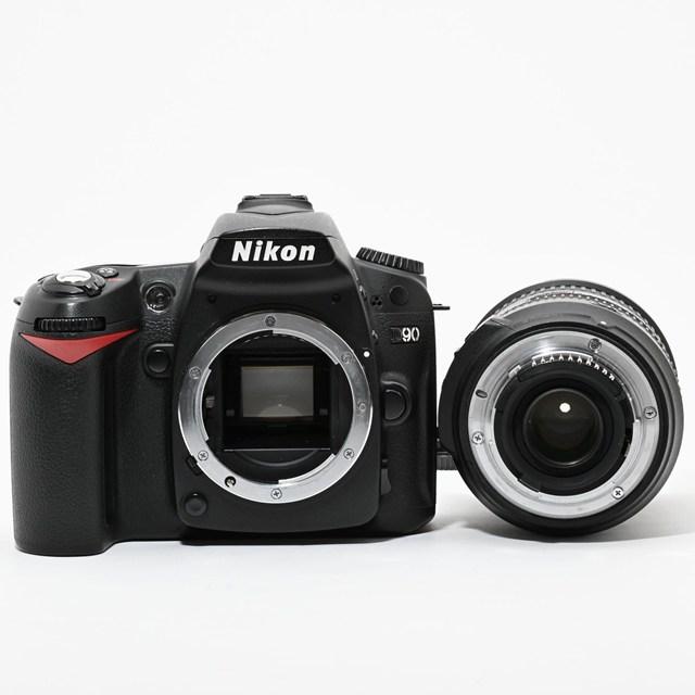 良品＞ Nikon D90 AF-S DX 18-200mm VRII レンズキット