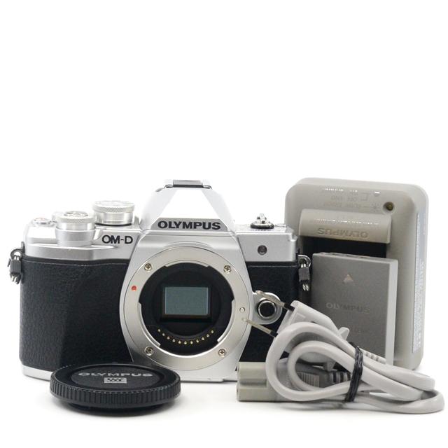 ほぼ新品＞オリンパス OLYMPUS OM-D E-M10 MarkIII ボディー シルバー 