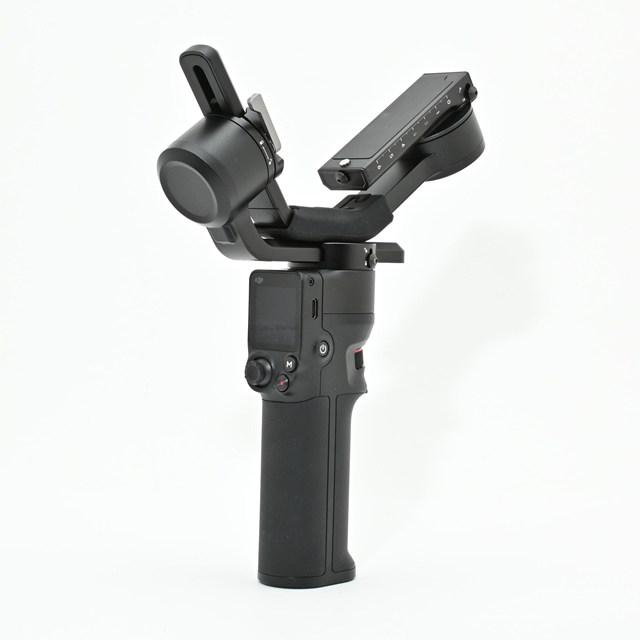 ＜美品＞ DJI RS 3 Mini 3軸ジンバル 軽量スタビライザー｜小型ミラーレス対応｜滑らかな映像撮影を実現｜新品同様 |  | 03