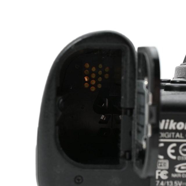良品＞Nikon D200 ボディ｜シャッター数16,000枚｜付属品完備｜堅牢