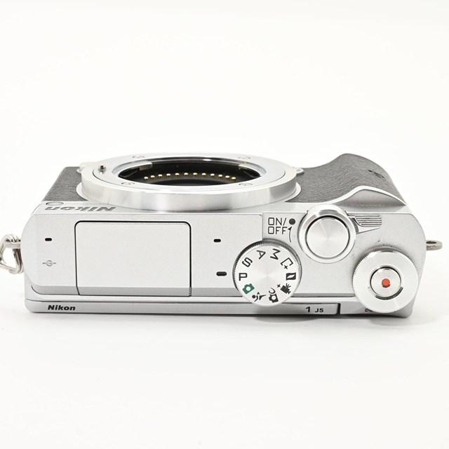 良品＞ Nikon ミラーレス一眼 Nikon1 J5 ダブルレンズキット シルバー
