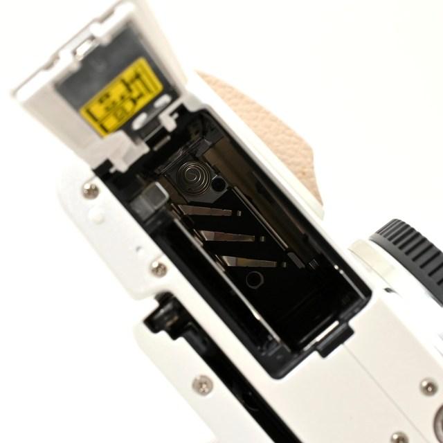 良品＞ OLYMPUS ミラーレス一眼 PEN E-PL7 ボディ ホワイト : Sunnys
