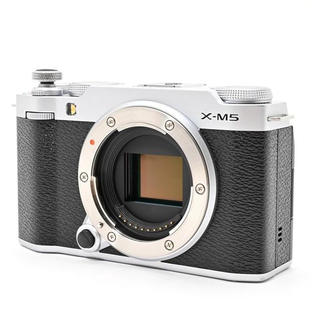 美品＞ 富士フイルム(FUJIFILM) ミラーレス一眼カメラ X-M5ボディ